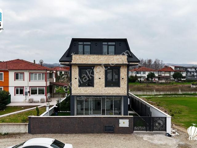 Kocaali’de Satılık 4+1 Kaçırılmayacak Fırsat Villa