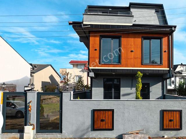 Kocaali De Yalı Mah’de Ön Ve Arka Cephe Seçenekli Lüks Villa