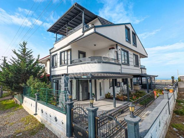 Kocaali Yalı’da Aileye Uygun Geniş Ve Lüks Villa