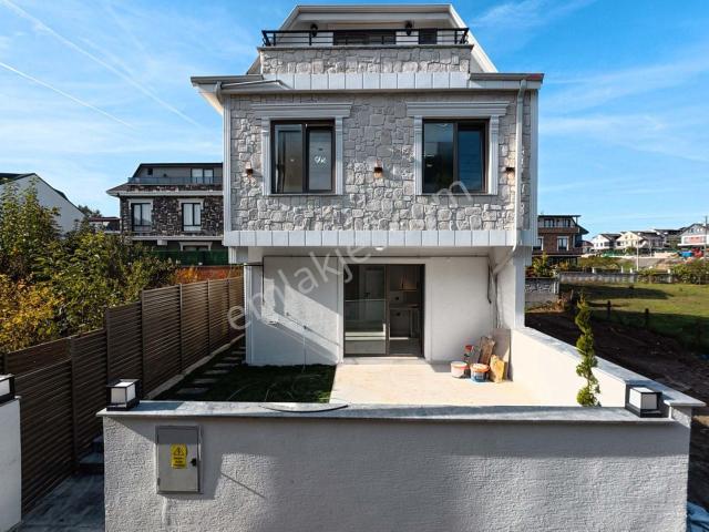 Kocaali Yalı Mahallesi’nde Kaçırılmaz Lüks Villa