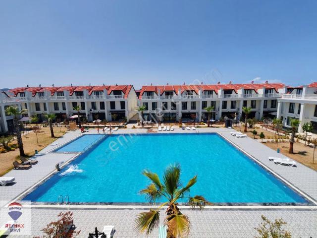 Kocaali'de Denize 50m Havuzlu Sitede Yerden Isıtmalı 3+1 Triblx