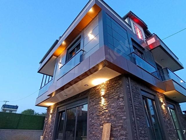 KOCAELİ BAYRAMOĞLU SATILIK DENİZE 250M 5+2 UTRA LÜX HAVUZLU BALYANOZ KOYUNDA BAĞIMSIZ ÖZELYAPI VİLLA