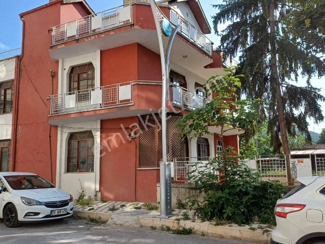 Kocaeli Gölcük A.ulaşlı Sahile 100 Metre Satılık Villa Ve Arsası