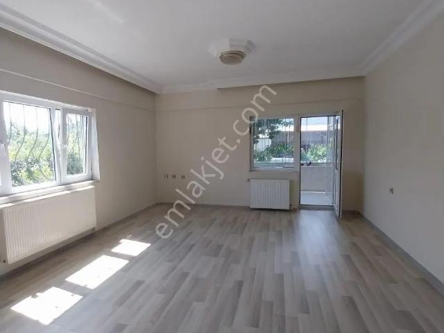 Kocaeli Gölcük Denizevler Mahallesi Kiralık 124 M² 2+1 Daire