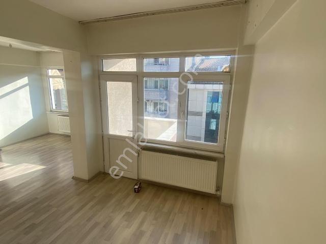 Kocaeli İzmit Şehrin Kalbinde Geniş Ferah 2+1 Kiralık Daire