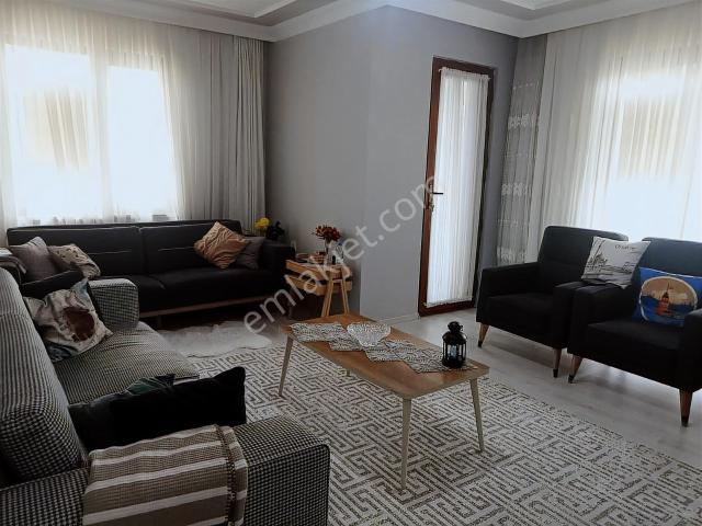 Kocaeli Körfez Hacıosman Mahallesinde Cadde Üzerinde 2+1 Geniş