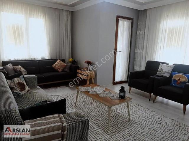 Kocaeli Körfez Hacıosman Mahallesinde Cadde Üzerinde 2+1 Geniş