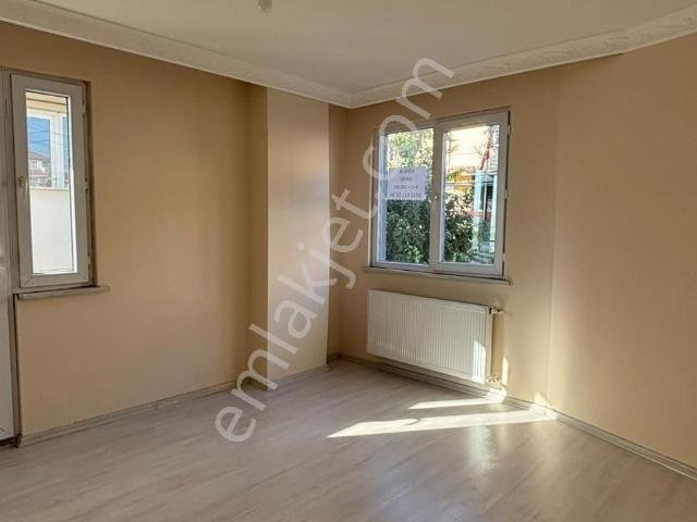 Kocaelli Gebze Cumhuriyet Mah De 2+1 Kombili 105m2 İkinci Kat Asansörlü 2 Yaş Kiralık Daire