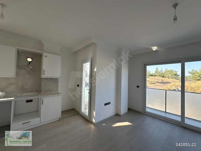 Kocalar Emlaktan Mumcularda OrtaKat 2+1 Sıfır Kiralık