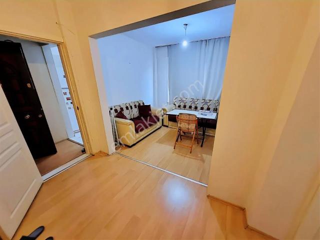 Kocamustafapaşa Merkezi Konum Cadde Üzeri 2.kat 2+1 70mk