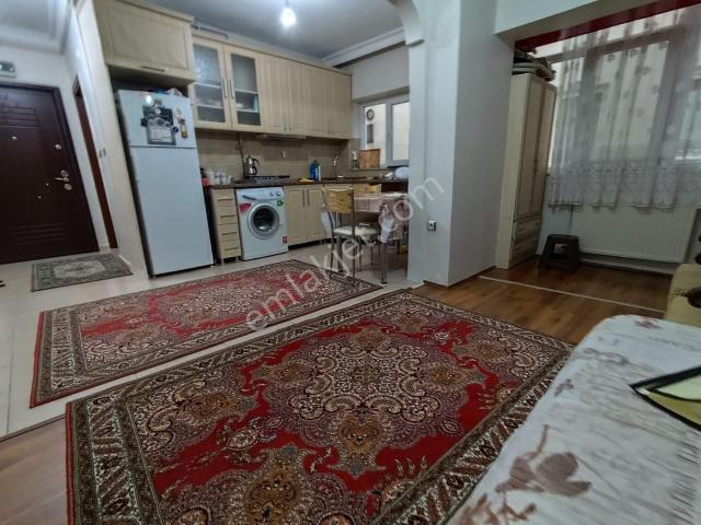 Kocamustafapaşa Seyiitomer Mah 1+1 Eşyalı Girişkat Kiralık Daire