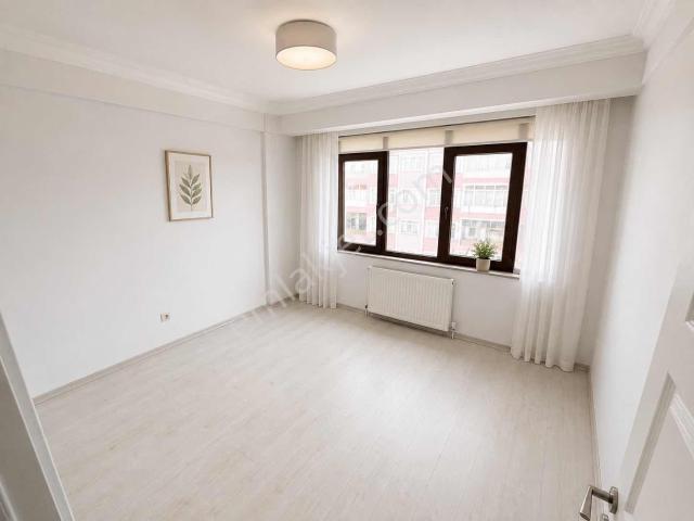 Kocamustafapaşada 2+1 11 Yıllık Binda Satılık Daire