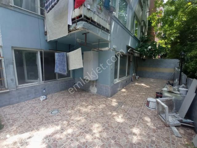 Kocamustafapaşa'da Kiralık 3+1 Bahçe Katı Kullanışlı Temiz Daire