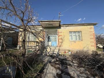 Kocasinan Gömeç'de Köy İçinde 900m² Arsa İçinde 4+1 Müstakil Ev