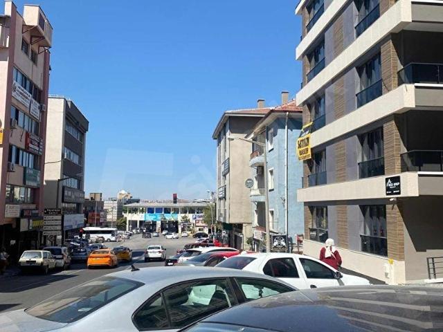 Kocatepe Bankacı sokakta yeni bina satılık 1+1 daire
