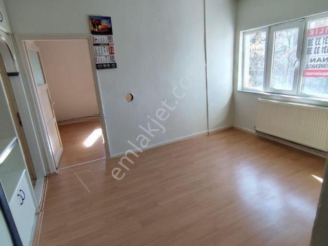 Kocatepe Mahallesinde Ara Kat 80 Lik Kiralık Daire