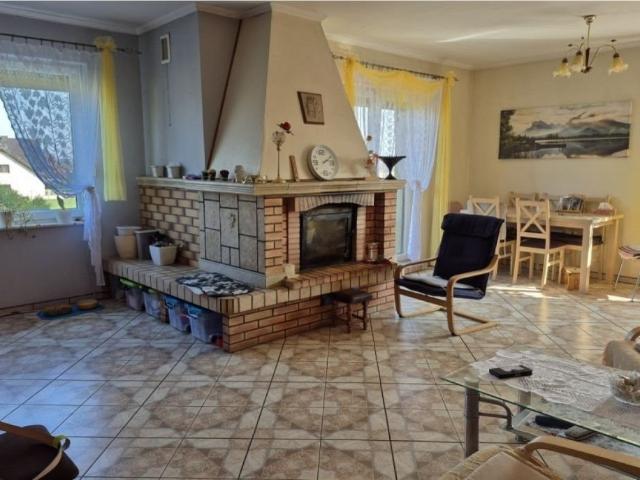Komfortowy dom 156 m² z dużą działką w Koclinie świętokrzyska