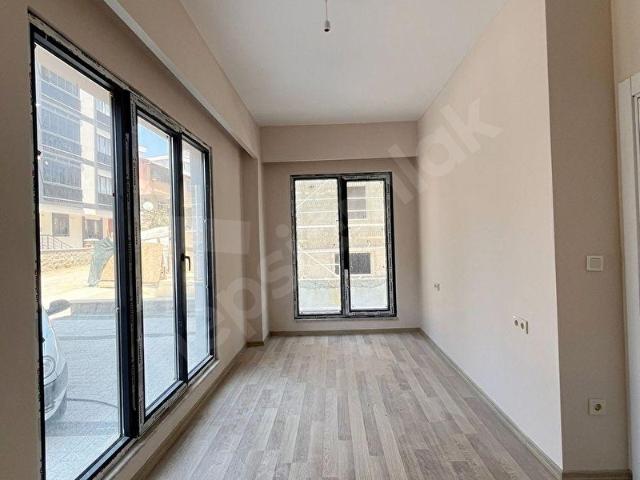 KOD 2197 EKŞİOĞLU MAH. CADDEYE YÜRÜME MESAFESİNDE 2+1 KİRALIK