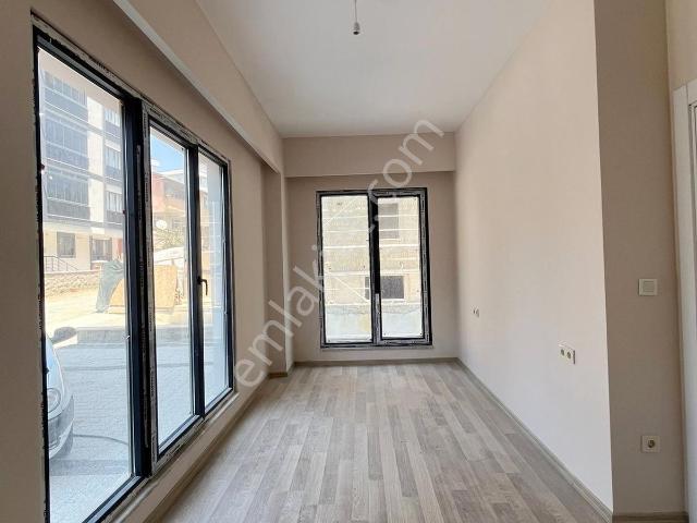 Kod 2197 Ekşioğlu Mah. Caddeye Yürüme Mesafesinde 2+1 Kiralık