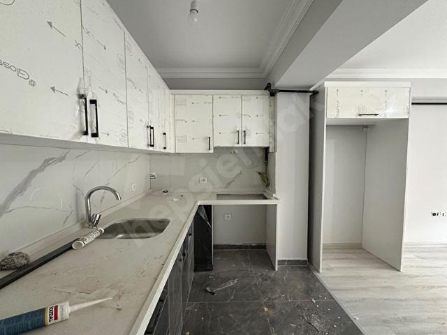 KOD 2214 AVRASYA YAPIDAN KİRALIK ARA KAT 1+1 BALKONLU DAİRE