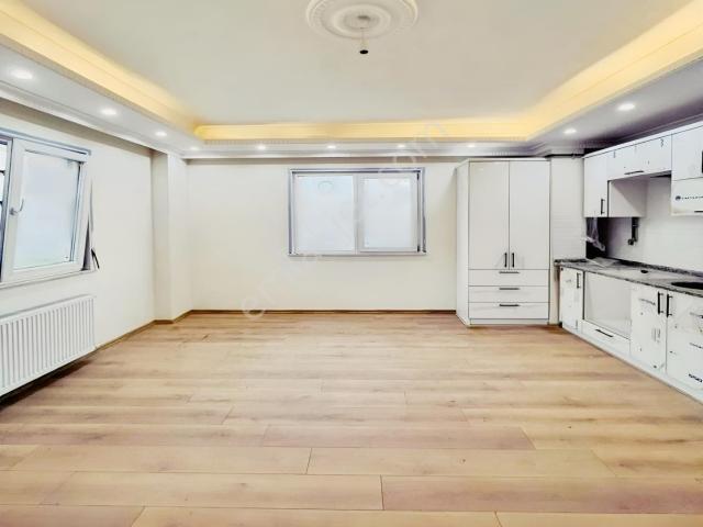 Kod 3222 Alemdağ Mah. Orman Manzaralı Ferah Ara Kat 2+1 Satılık