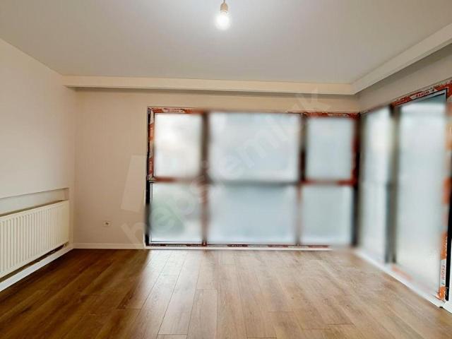 KOD 5460 GÜNGÖREN MAH. CADDEYE CEPHE LÜKS TASARIM 1+1 ARA KAT