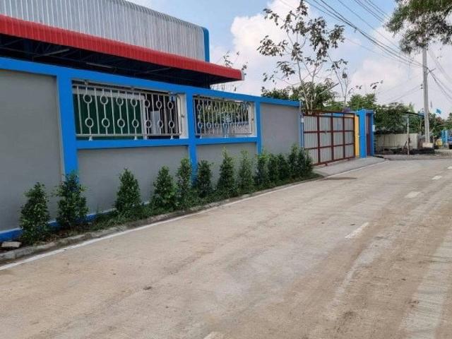 โกดังพร้อมออฟฟิศย่านลาดกระบัง พื้นที่ใช้สอย 450 ตรม. บนพื้นที่ 850 ตรม. บริเวณลาดกระบัง