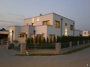 Haus zum Verkauf in 2604 - Heizung, Parkplatz