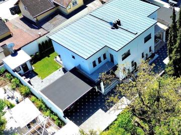 KOFFER PACKEN UND EINZIEHEN! ZWEITE Neuwertige Doppelhaushälfte mit 4 Zimmern und vielen Freiflächen in TOP Lage in Berndorf zu verkaufen!