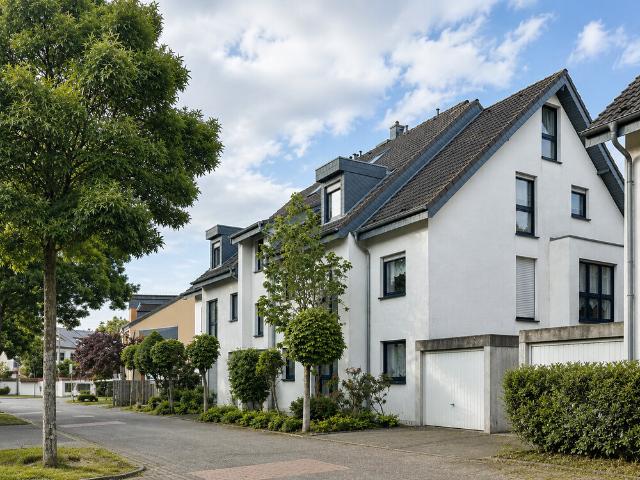 Kohlscheid – Attraktive Kapitalanlage mit Terrasse, Garten und Stellplatz