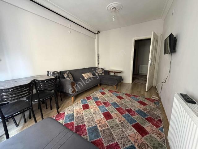 Kolçan Emlak'tan Meydan Muhtarlığı Karşısı Eşyalı Kiralık 1+1