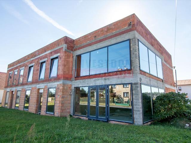 Gospodarstwo z halą, domem i deweloperską 1250 m2