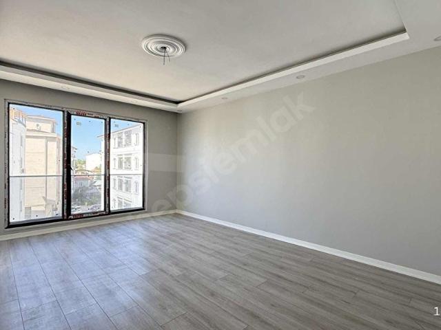 KOLAYTAPU Cumhuriyet Mh. Kapalı Otopark Ara Kat 3+1 Sıfır Daire