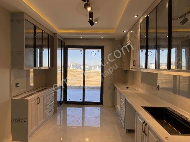 Kolaytapu Zafer Mh. Havuzlu Site Dublex Teraslı 4+1 Sıfır Daire