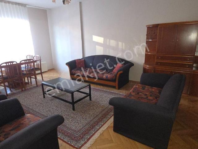 Kolej İncesu Cad.'de Mobilyalı 3+1,kombili,katta,otoparklı