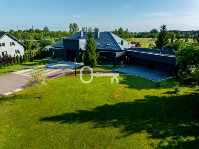 Kolejowa 750 m², Łajski