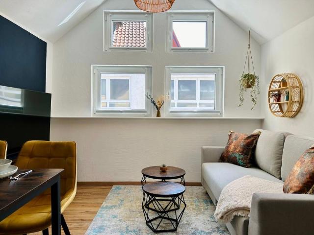 Kolibri Design Maisonette with Switch & Streaming