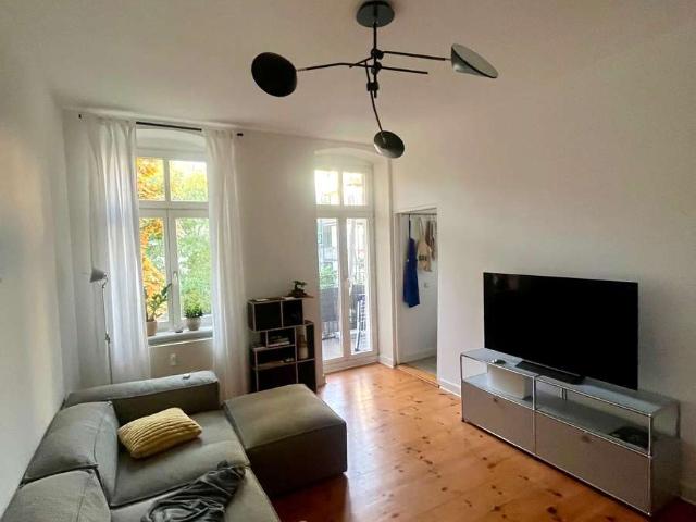 Kollwitzkiez | Renovierter Altbau mit Balkon | 4,3 % Bruttorendite | Provisionsfrei