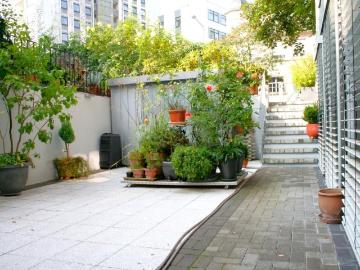 Villenviertel Neustadt Nord außergewöhnliche 2 bis 3 Zimmer Wohnung, ca. 100 m² große Terrasse und Stellplatz
