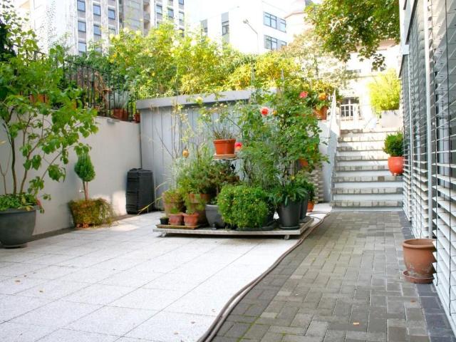 Villenviertel Neustadt Nord außergewöhnliche 2 bis 3 Zimmer Wohnung, ca. 100 m² große Terrasse und Stellplatz