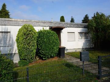 Köln Auweiler, Winkelbungalow in Ruhiglage mit uneinsehbarem Wohngarten