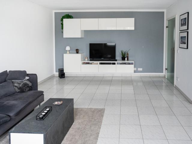 Köln Grengel: 3,5 Zimmer Wohnung Viel Licht & eigener Stellplatz