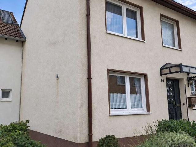 Köln Pesch: Reihenhaus mit 6,5 Zimmern in rühiger Lage und Garage mit Stellplatz