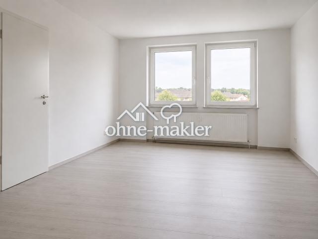 Köln: Renovated 3 room apartment, approx. 5% ROI, Commission FREE [INVESTMENT]