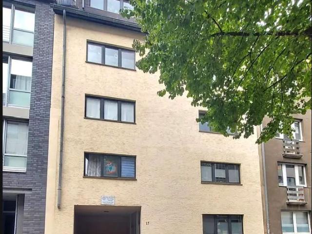 Köln Südstadt, ruhiggelegene, helldurchleuchtete, vermietete 2 Zimmer ETW mit Pantry Küche und Wannenbad