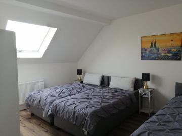 Kölsche Wohnung 1C, Koln Amsterdam Apartments for Rent