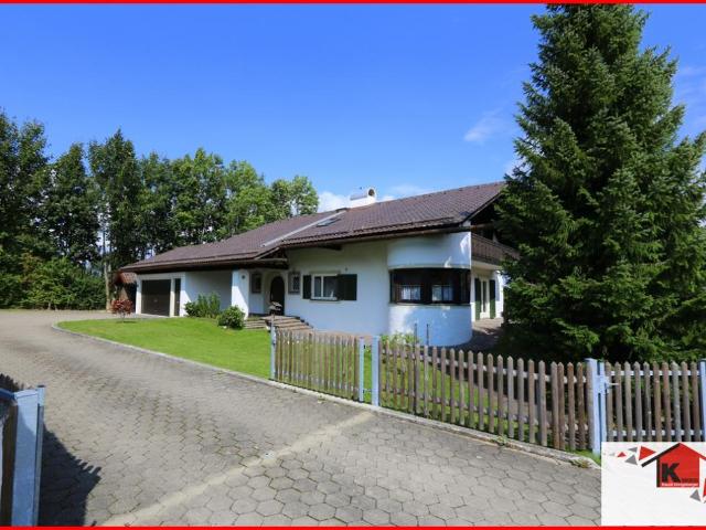 Kopie von Großes Einfamilienhaus mit Einlegerwohnung
