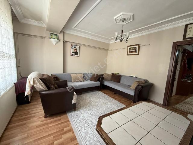 Köprü Emlaktan Y.emre Mh. 2+1 Net 90 M2 Satılık Ara Kat Daire