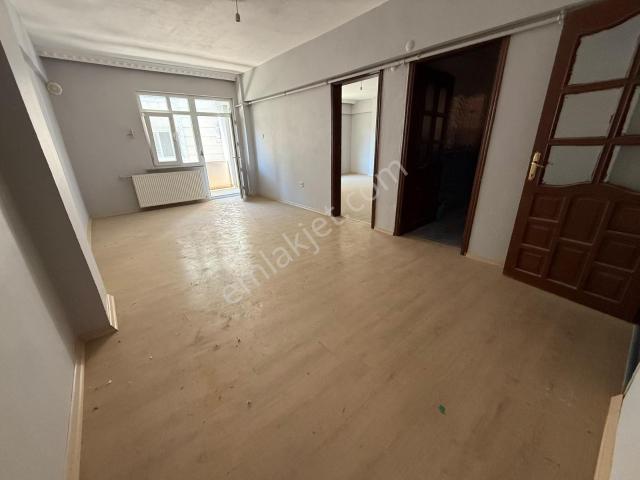Köprü Emlaktan Gazi Mah.de Kiralık 2+1 Balkonlu Ara Kat Daire