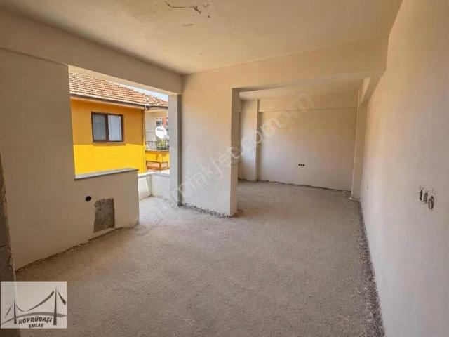Köprübaşı Emlaktan İznik Yolunda Satılık Çatı Dubleks
